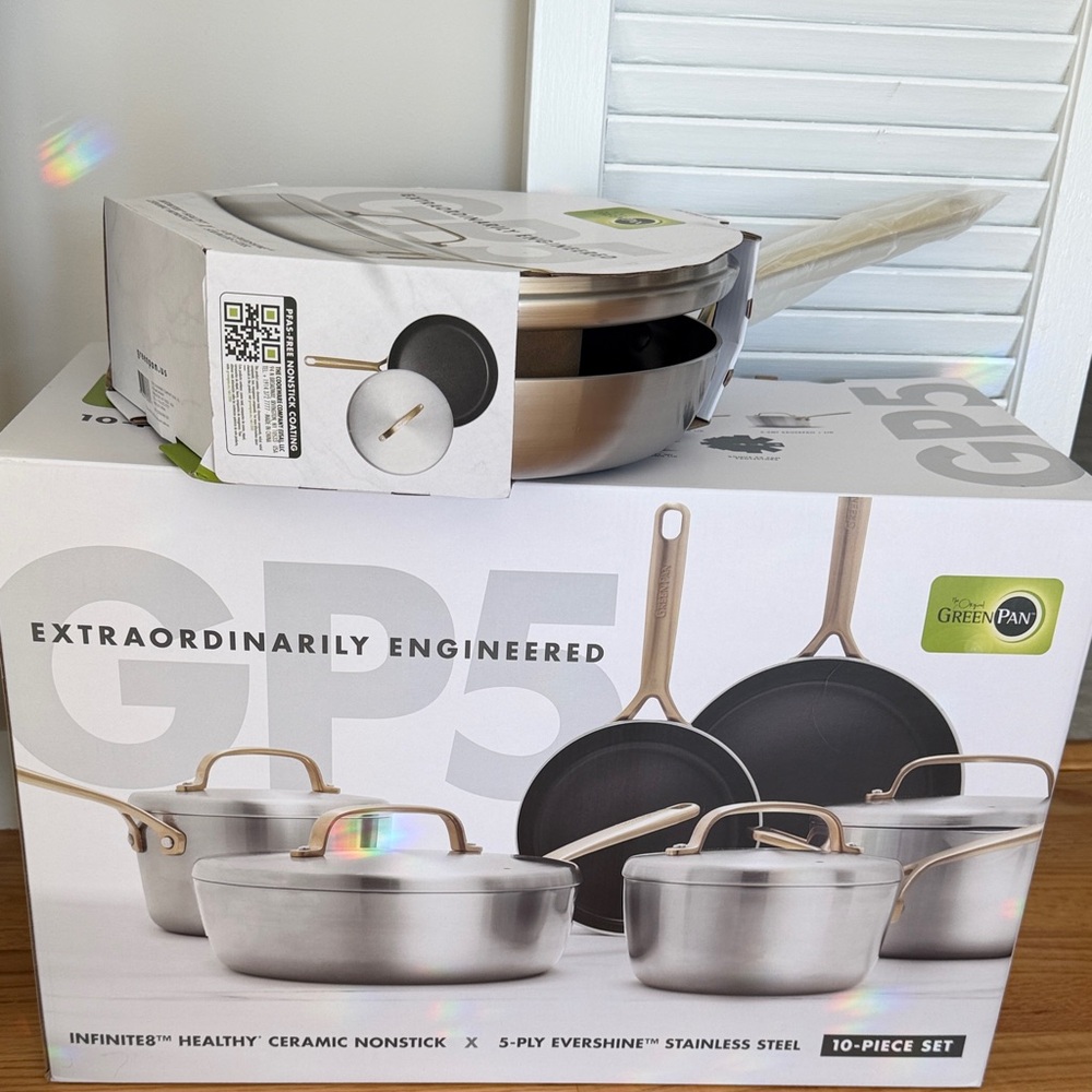 GreenPan GP5 Stainless Steel Cookware Set - Silver and Black + bonus pan